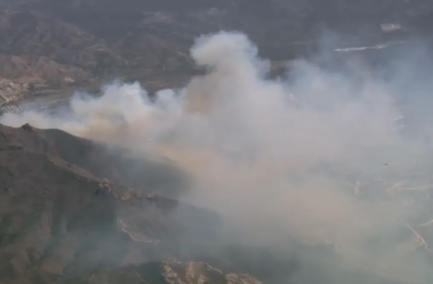 Crown Fire Covers 30 Acres in Northern LA County