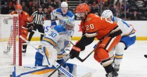Ducks Suffer Fourth Straight Loss to Blues, Stay Tied for First in Pacific Division