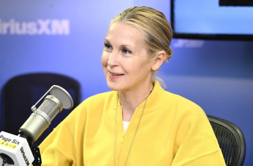 Get Kelly Rutherford's Chic White Ballet Flats Look for Just $23 This Spring