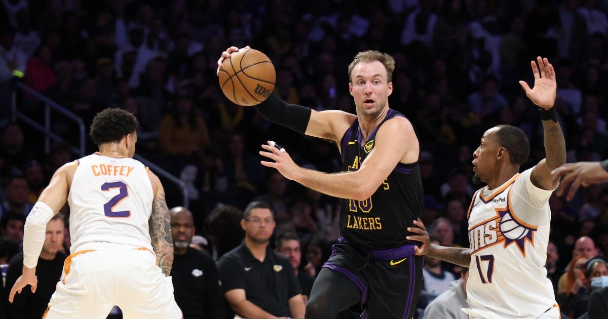 How Luke Kennard Steps Up as the Lakers' Go-To Emergency Point Guard