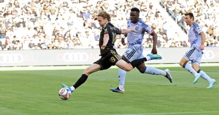 Hugo Lloris Finally Concedes as LAFC Falls to Earthquakes