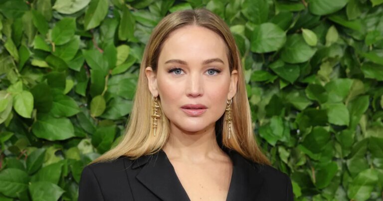 Jennifer Lawrence's $35 Slides: A Must-Have for Every Millennial's Summer Wardrobe