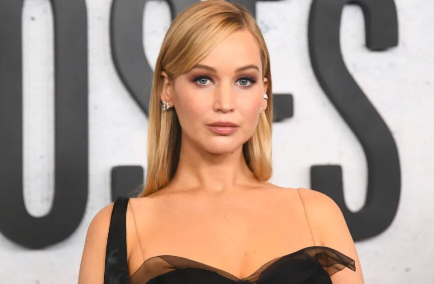 Jennifer Lawrence’s Ballerina Sneakers: The Perfect Cool-Girl Style for Spring 2026