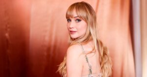 Jennifer Lawrence’s Casual Jeans: The Go-To Look We Can’t Get Enough Of