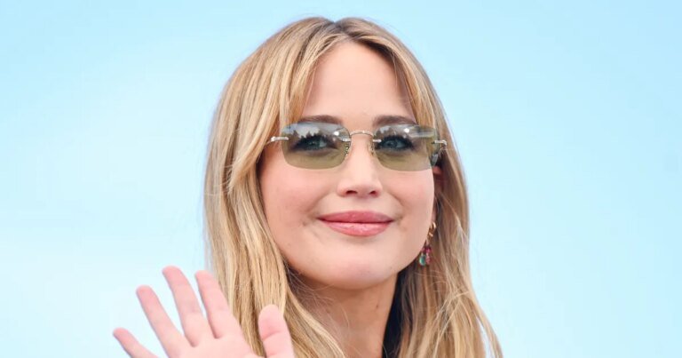 Jennifer Lawrence's Controversial Slip-On Shoes: Here’s a Chic Option for Just $29