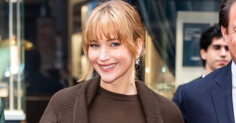 Jennifer Lawrence's Favorite Clogs for Spring Rain: Find Her Exact Pair Here