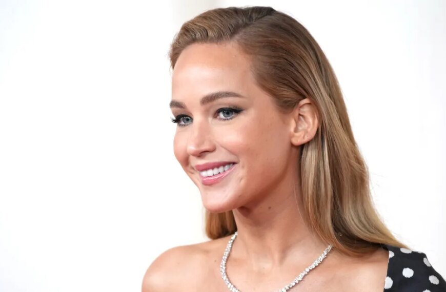 Jennifer Lawrence’s Favorite Insulated Tumbler is Now Available on Amazon – Grab Yours Before They're Gone!