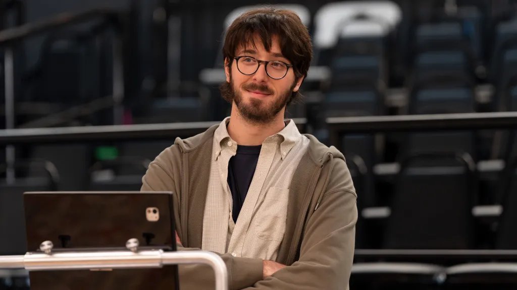 Julian Stern Shares How His Character Brings Hope During the AI Boom and What It Was Like Working With His Mom, Lisa Kudrow