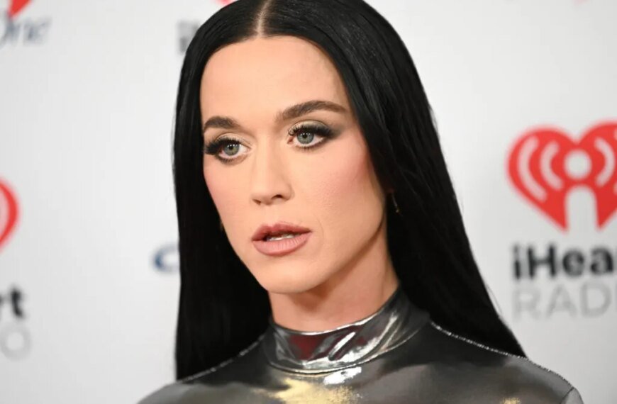 Katy Perry Makes a Wish at the Trevi Fountain with a Special Gesture