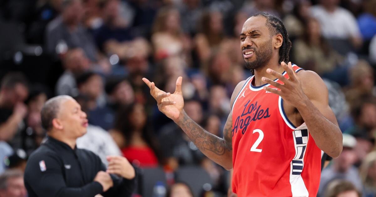 Kawhi Leonard Scores 24, But Clippers Fall Short Against Spurs