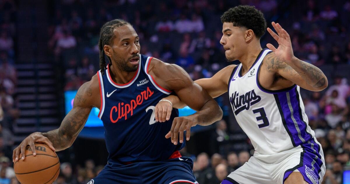 Kawhi Leonard Shines with 26 Points as Clippers Dominate Kings and Secure Eighth Place Tie