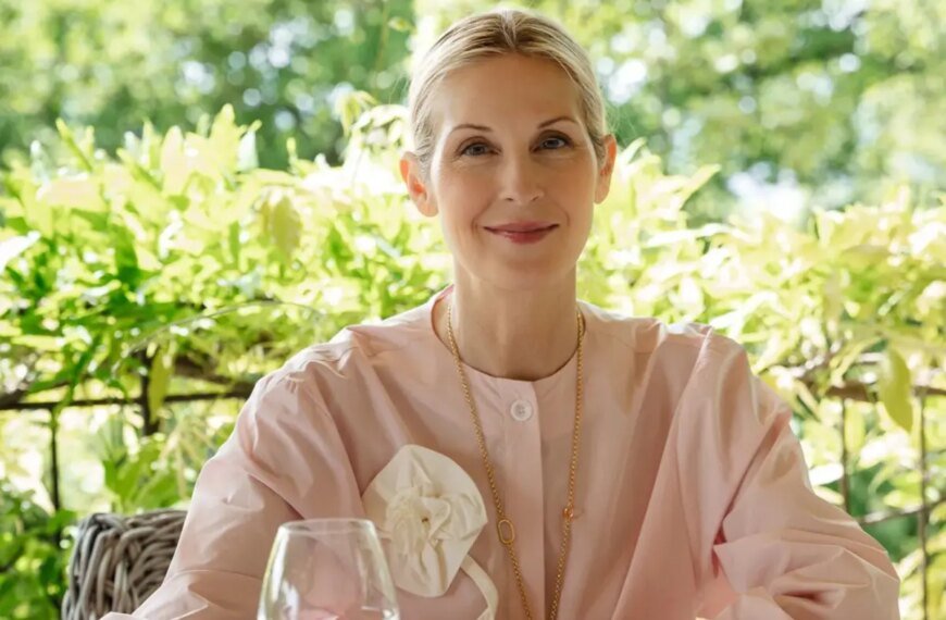 Kelly Rutherford opens up about fragrance, French skincare, and her thoughts on her 'Gossip Girl' style now