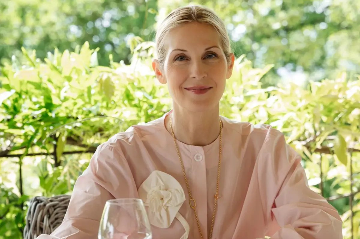 Kelly Rutherford opens up about fragrance, French skincare, and her thoughts on her 'Gossip Girl' style now