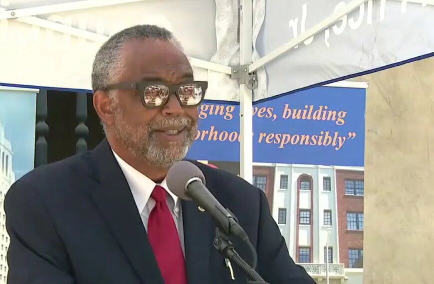 LA Councilman Curren Price Denies Corruption Charges in Court