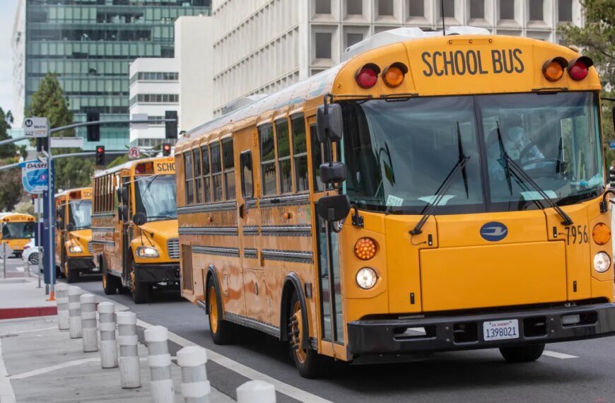 LAUSD and SEIU Local 99 Agree on a Tentative Deal to Prevent Strike