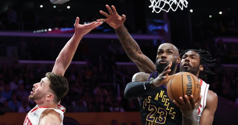 Lakers Show Their Strength in Victory Over the Rockets