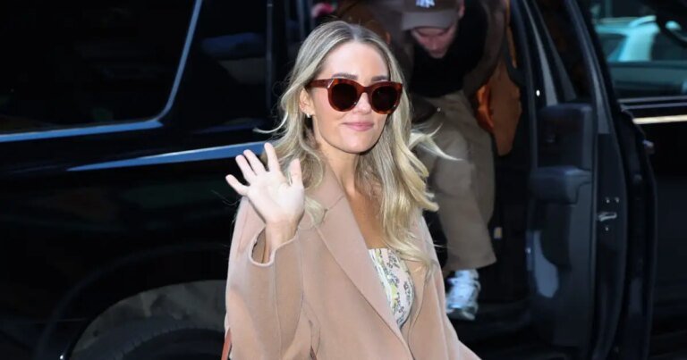 Lauren Conrad’s Effortless Spring Style: Pairing a Leather Purse with a Floral Dress
