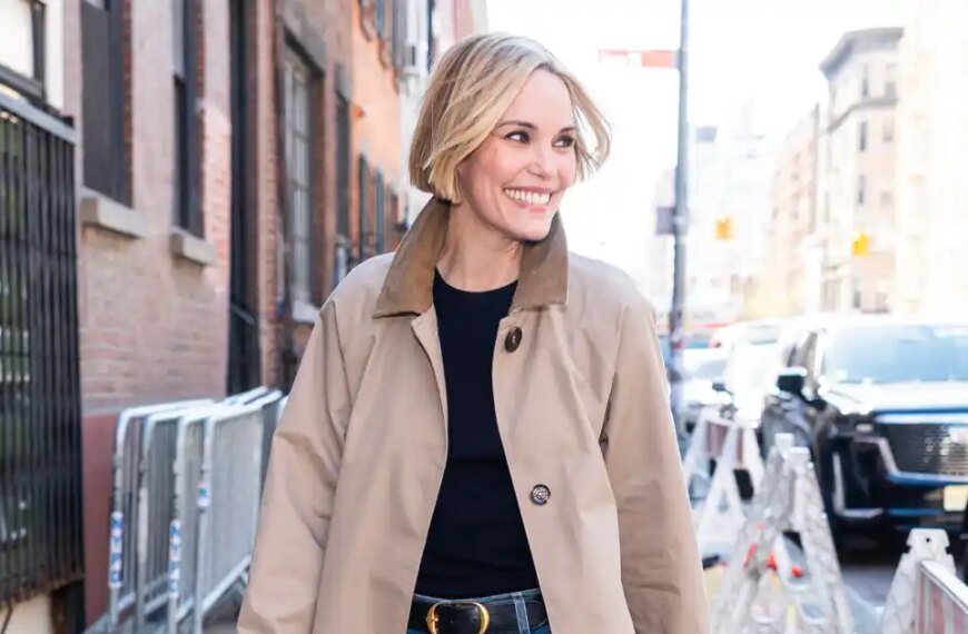 Leslie Bibb's Effortless Spring Look: How to Style Retro Jeans for a Flattering Fit