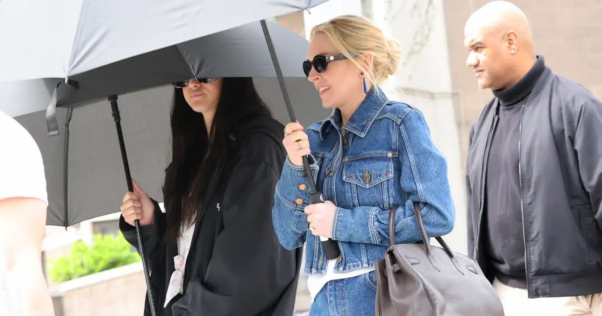 Lindsay Lohan's Cropped Denim Jacket: A Quick Style Tip for Appearing Taller