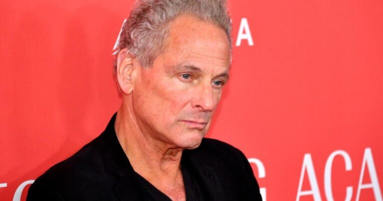Lindsey Buckingham, ex-guitarist of Fleetwood Mac, involved in altercation in Santa Monica