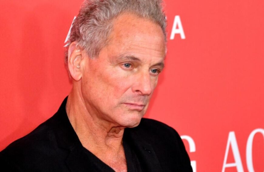 Lindsey Buckingham, ex-guitarist of Fleetwood Mac, involved in altercation in Santa Monica