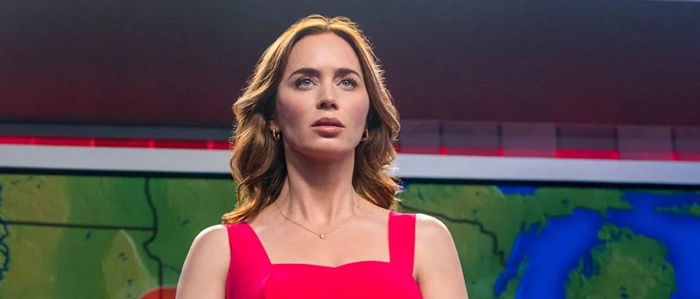 Local TV Anchor Struggles with Voice Challenge on Air at CinemaCon