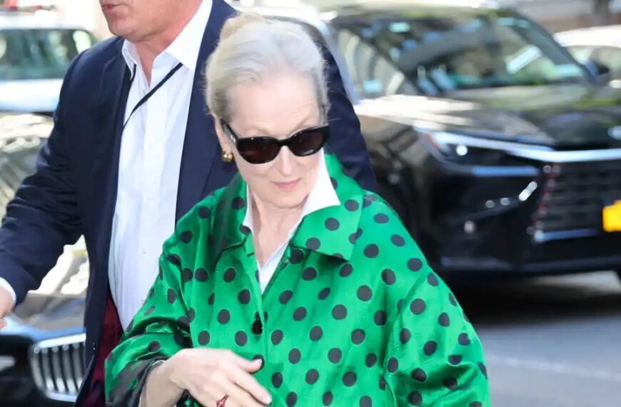 Meryl Streep's Favorite Clogs: The Comfy Spring Shoes Enjoyed by Women Over 40