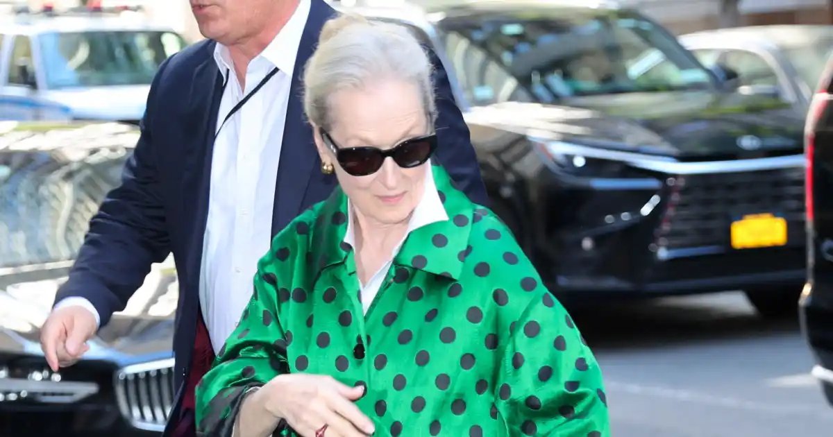 Meryl Streep's Favorite Clogs: The Comfy Spring Shoes Enjoyed by Women Over 40