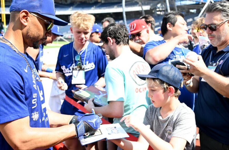 Mookie Betts Leaves Game Early Against the Nationals Due to Injury