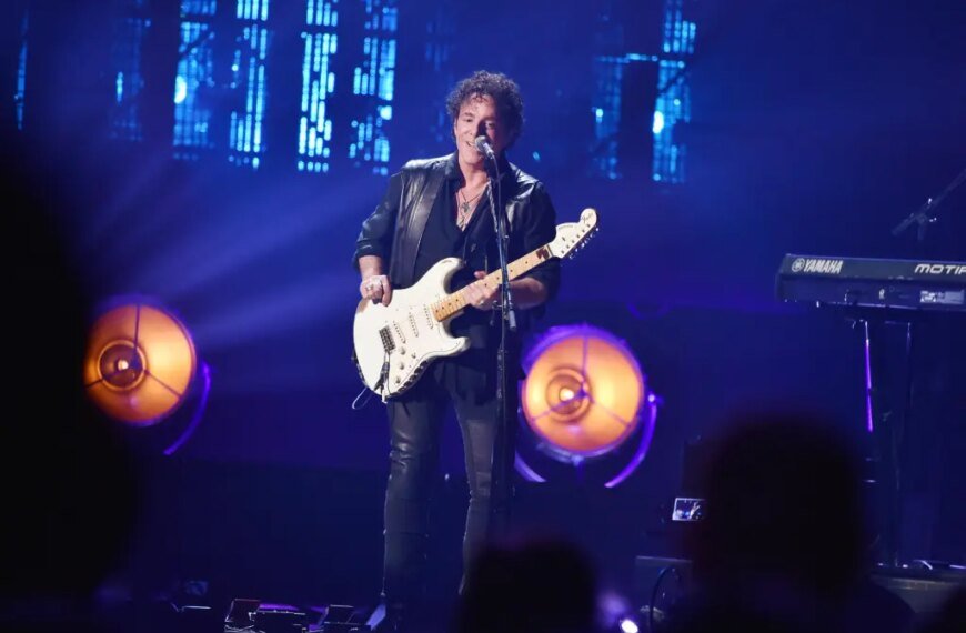 Neal Schon Addresses Arnel Pineda's Claims About His Departure from the Band
