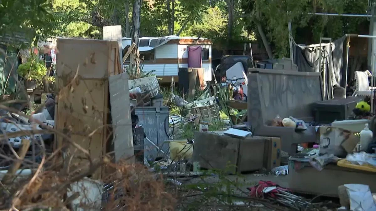 North Hollywood Neighbors Concerned About Problematic Vacant Lot