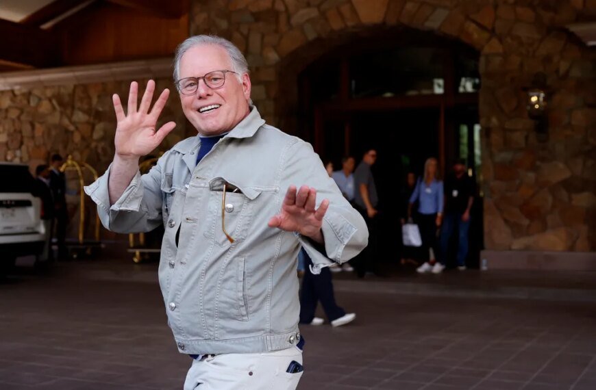 Only 17% of WBD Shareholders Support David Zaslav's Merger Payout, While 82% Stand Against It