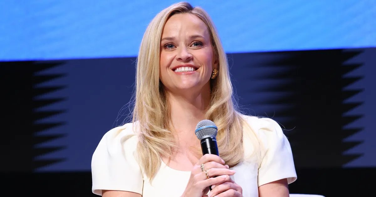 Reese Witherspoon Shows Off Effortless California Style with Loose Jeans – Here’s How to Get the Look