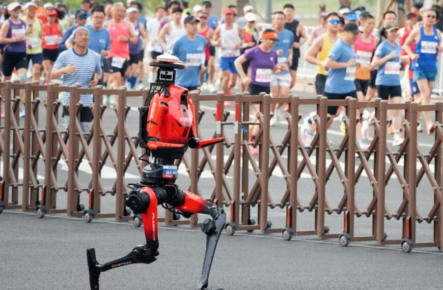 Robot Lightning Outruns Human Runners to Set Half-Marathon Record in Beijing