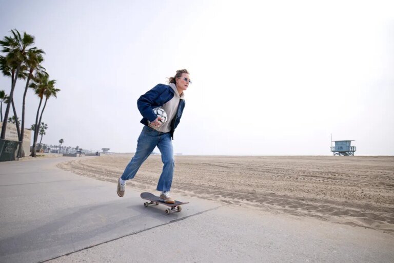 Roku Introduces 'Gamechangers' Docuseries Featuring Women's Soccer Star Ashlyn Harris