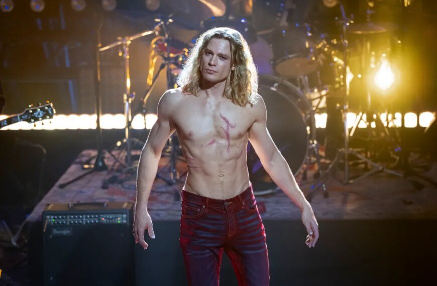 Sam Reid’s “Immortal Rockstar” Takes the Stage in The Vampire Lestat Trailer with a Billy Idol Classic