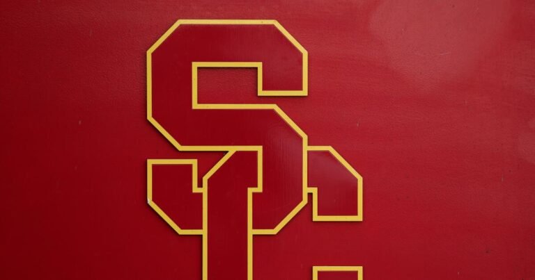 Sinia Plotz and Anna Reed Guide USC to Their Seventh NCAA Women's Water Polo Championship
