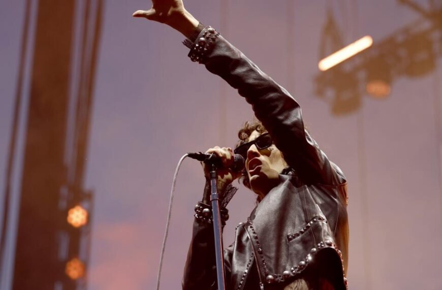 Sombr Shines at Coachella Sunset with a Special Appearance by Billy Corgan