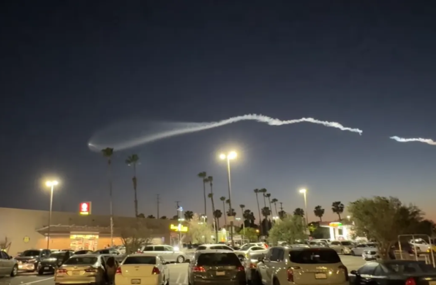 SpaceX Falcon 9 Brightens the Night Sky Over Southern California