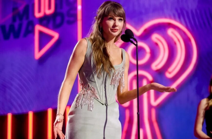 Taylor Swift Praises Dakota Johnson for Her Refreshingly Honest Nature