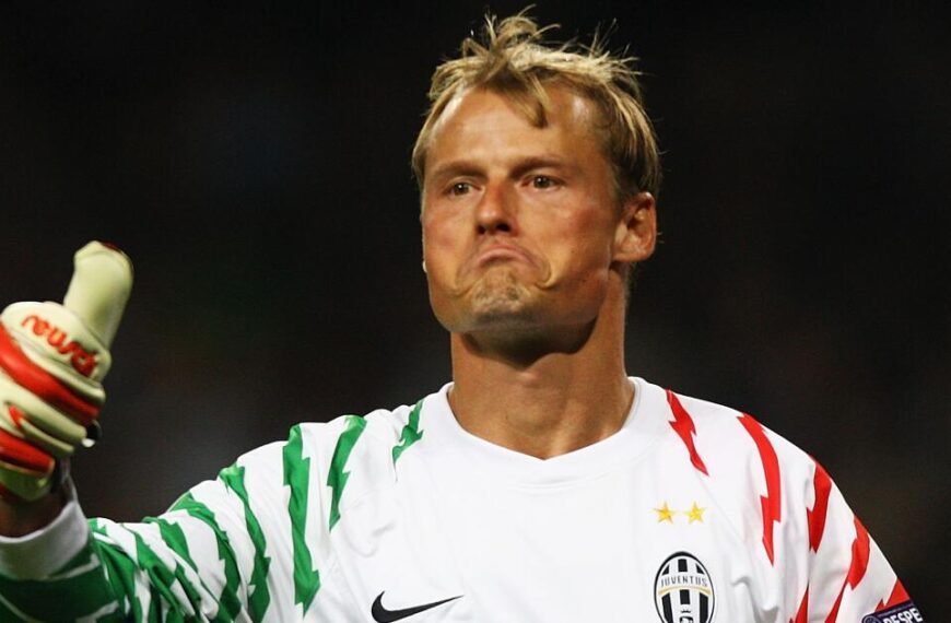 Tributes Pour In for Alex Manninger, Former Arsenal and Juventus Goalkeeper, Following Tragic Traffic Accident