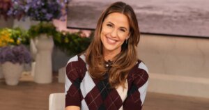 Try This Fresh Floral Perfume Oil Loved by Jennifer Garner for a Lovely Scent