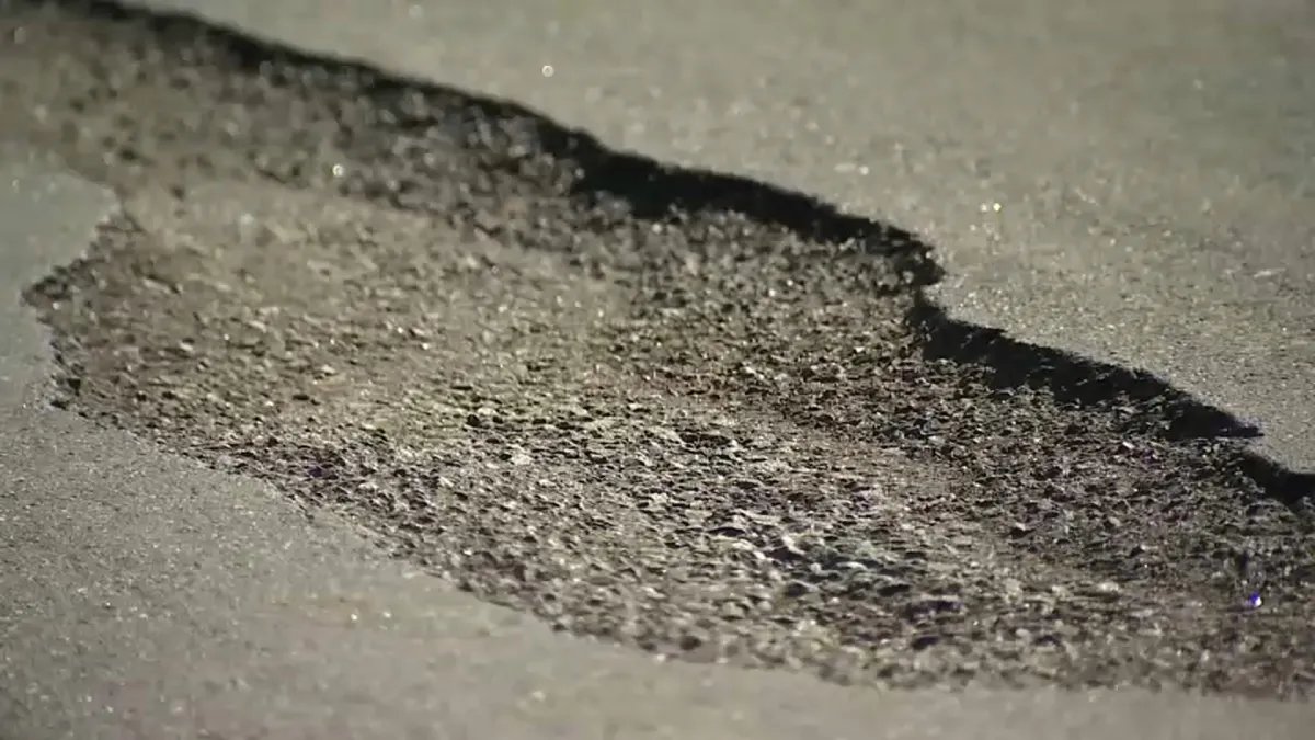 Waymo and Waze Team Up to Report Potholes in Los Angeles