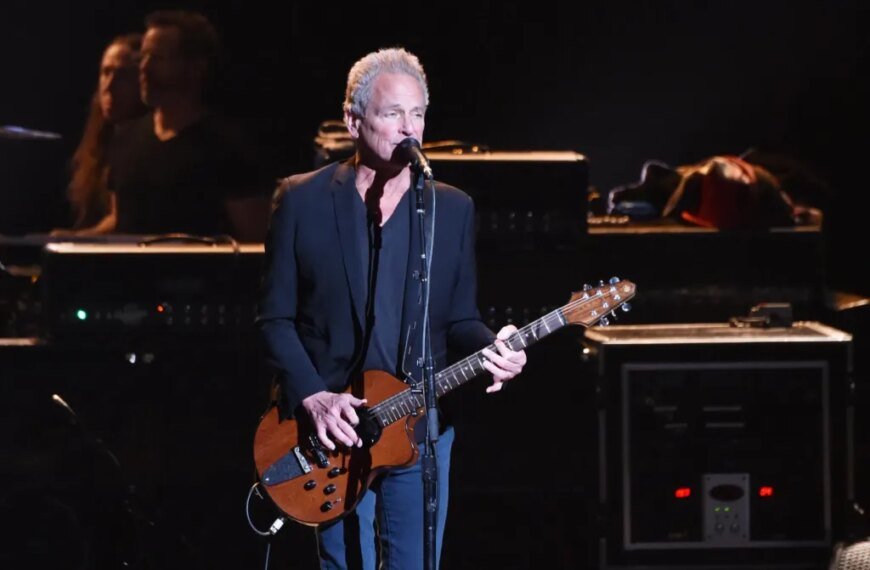 Woman Attacks Lindsey Buckingham of Fleetwood Mac in Santa Monica, According to Police