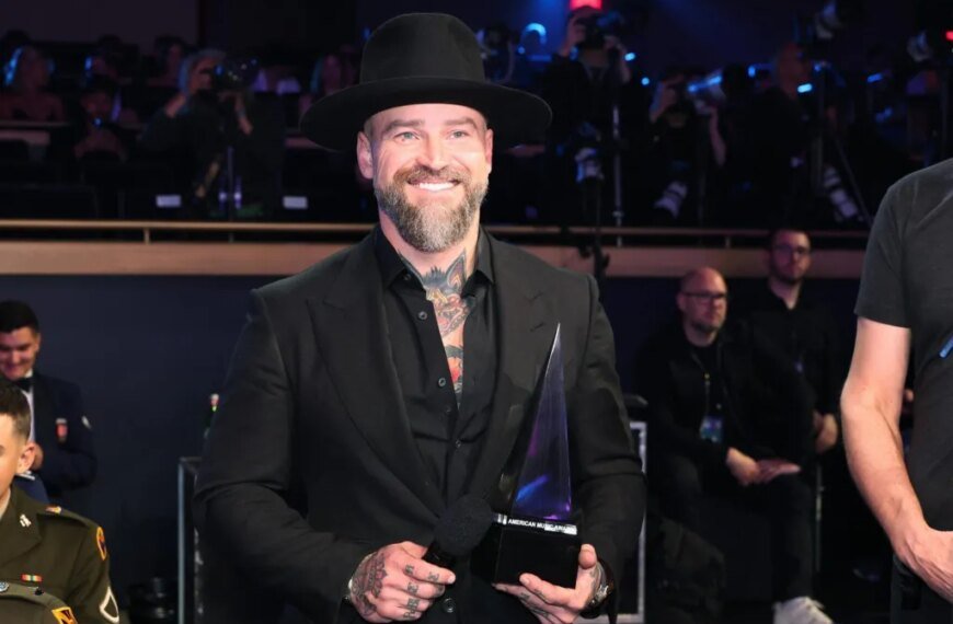 Zac Brown Shares Encouraging Words with the Artemis II Crew in Space: 'Keep Flying Strong'