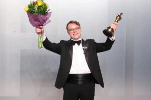 Lufthansa to Return Lost Oscar to Director After Travel Mix-Up