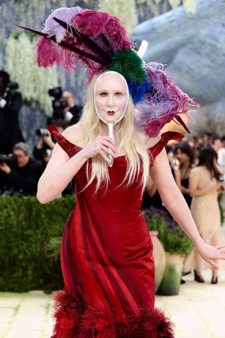 Gwendoline Christie's meta-mask was created by YBA member Gillian Wearing.
