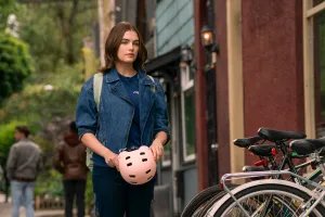 Hannah Wells (Ella Bright) in OFF CAMPUS