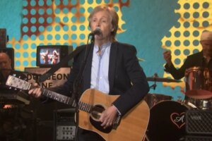 Paul McCartney Sings ‘Band on the Run,’ ‘Coming Up,’ and ‘Days We Left Behind’ on the ‘SNL’ Season Finale