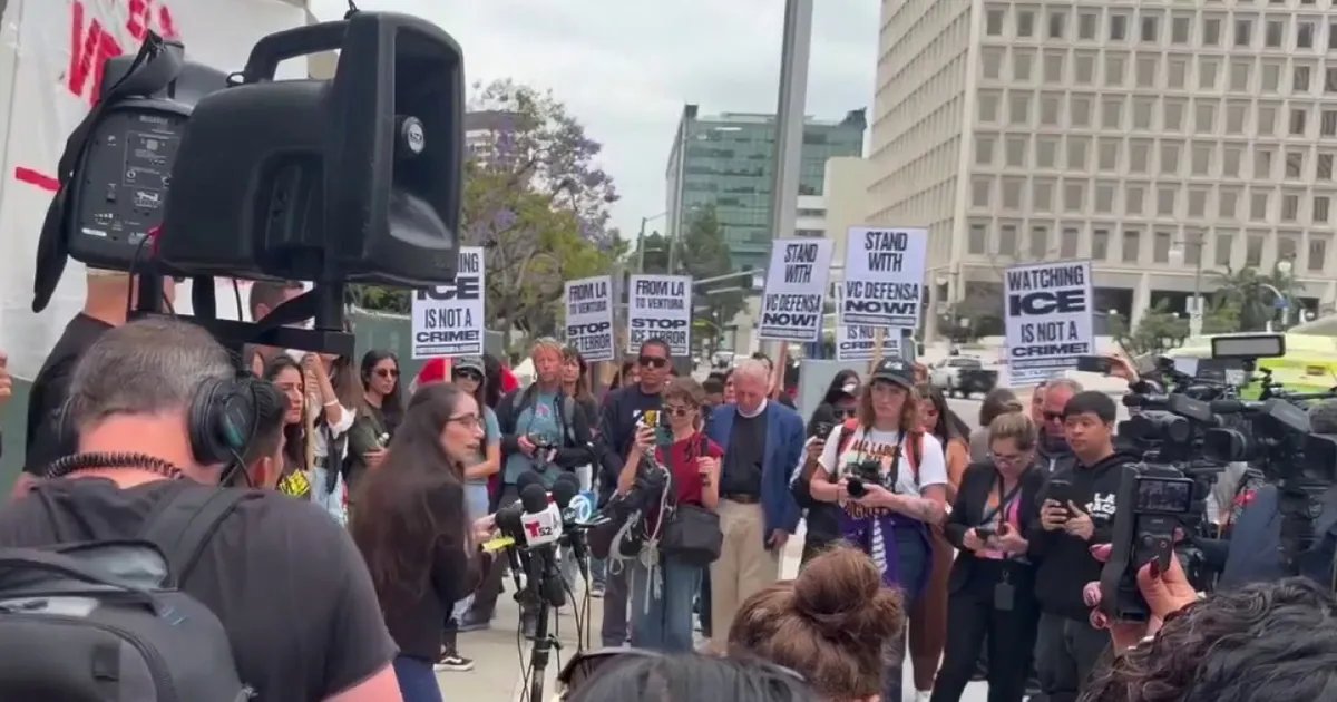 Activists Gather in Downtown LA to Support Organizers Targeted by Federal Search Warrants